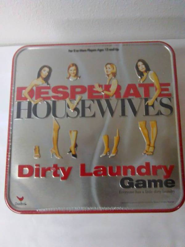 lot 232 image: Desperate Housewifes Dirty Laundry Game