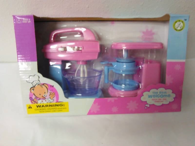 lot 238 image: Childrens Kitchen Set (small appliances)