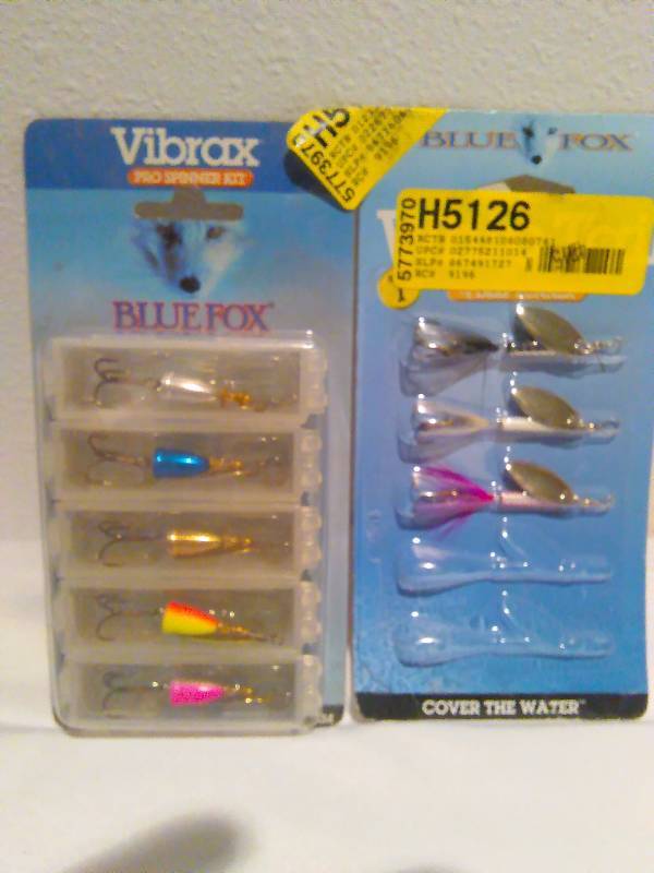 lot 285 image: Blue Fox Vibrax Fishing Lure (2)