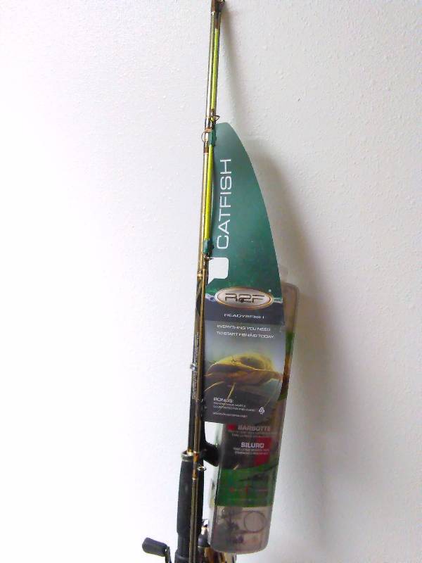 lot 338 image: Catfish Rod and Reel, Ready 2 Fish, everything you need to start fishing