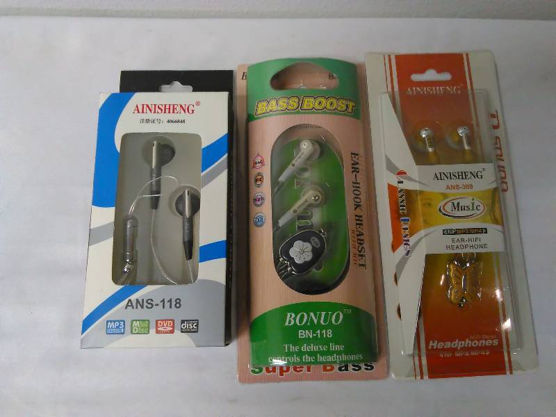 lot 356 image: Headphone  Earbud Sets (3)