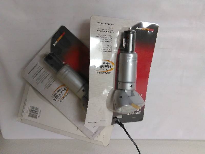 lot 357 image: Twin Beam 12v Rechargeable Flash light (3)