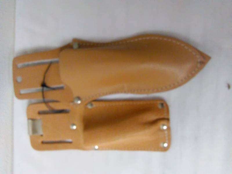 lot 379 image: Leather Knife Sheath, 3.5 in. and 6 in. length