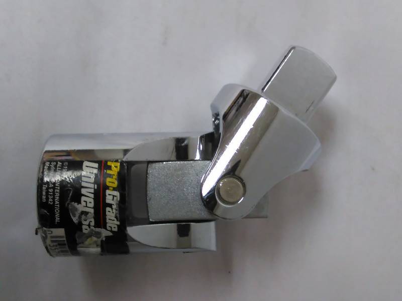 lot 389 image: Ratchet Pro Grade Universal Joint