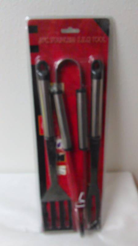 lot 449 image: 3 pc Stainless Steel Barbeque Tool Set
