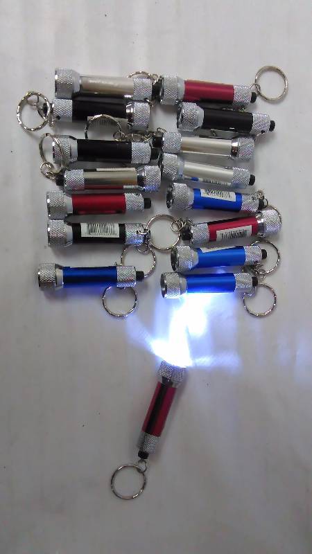 lot 454 image: Mini Flashlights, Keychain, batteries, 16 Ct.