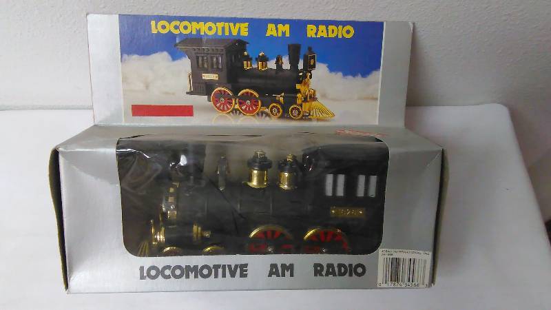 lot 469 image: AMFM Locomotive Radio, battery operated