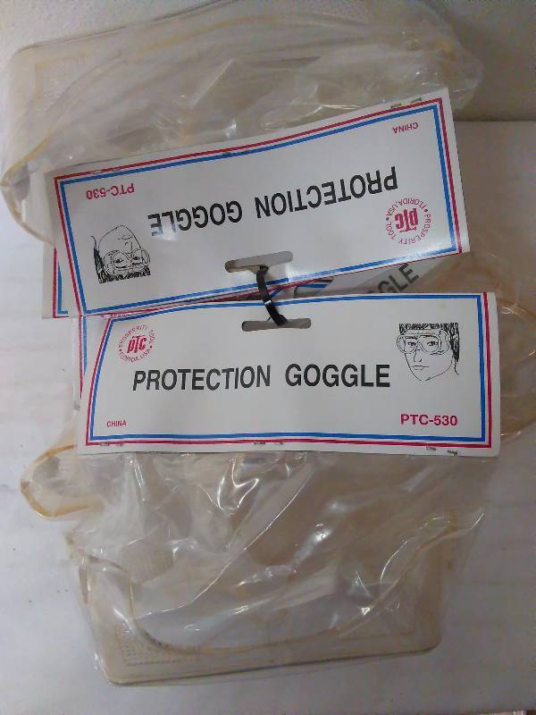 lot 476 image: Protective Goggles (8)