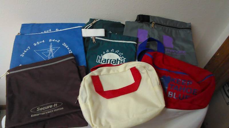 lot 506 image: Assorted Fanny Packs and Carry All (10)