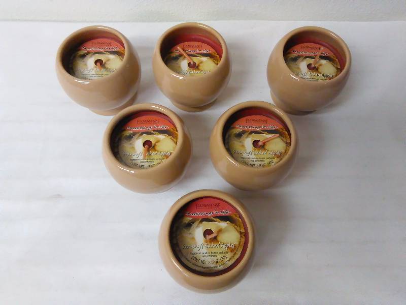 lot 520 image: Candles, Granny Baked Apples, 3.5 Oz (6)