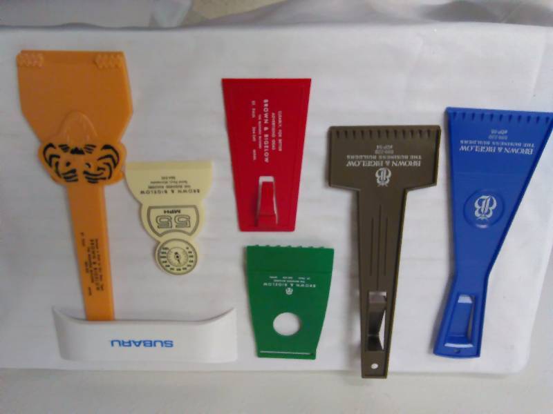 lot 524 image: Window  Ice Scraper, vintage advertising (7)
