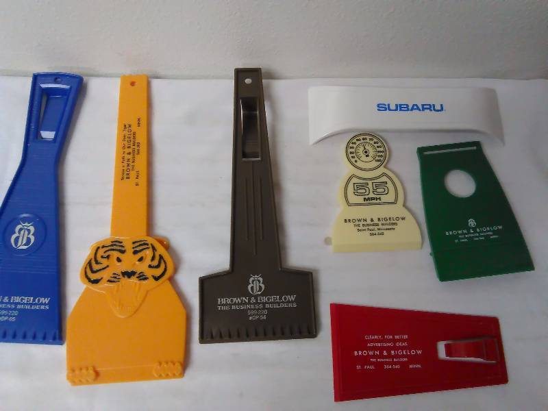 lot 523 image: Window  Ice Scraper, vintage advertising (7)