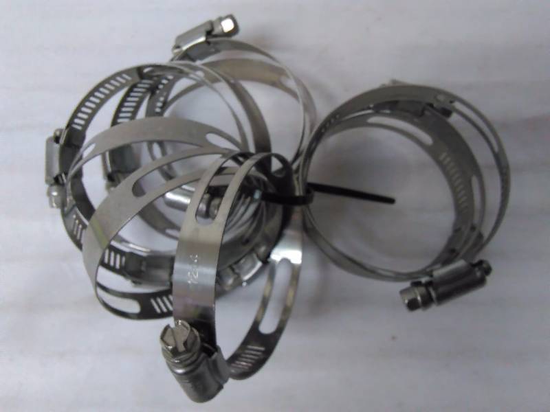 lot 530 image: Stainless Hose Clamps (10)