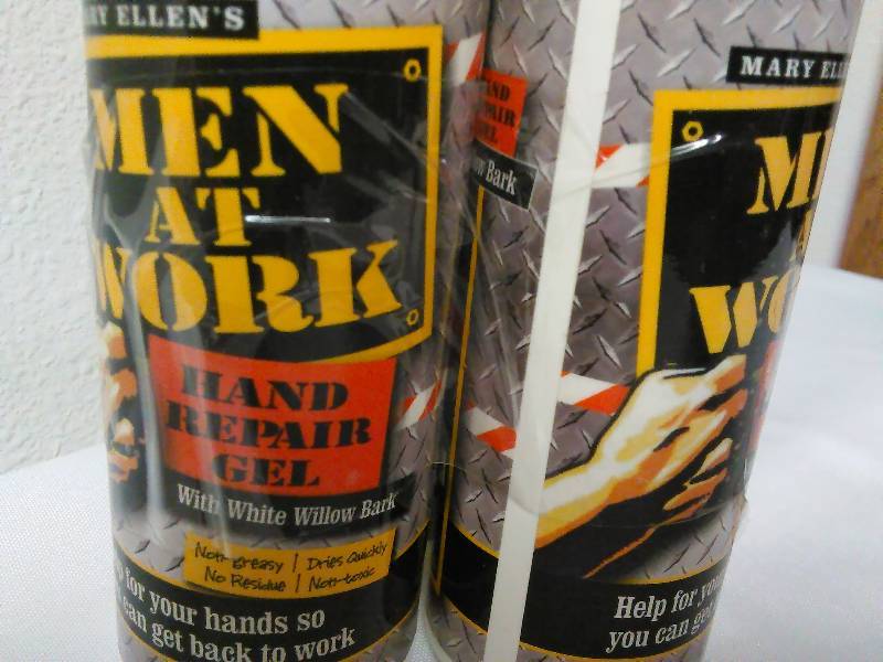 lot 540 image: Hand Repair Gel, Men at Work 4oz (3)