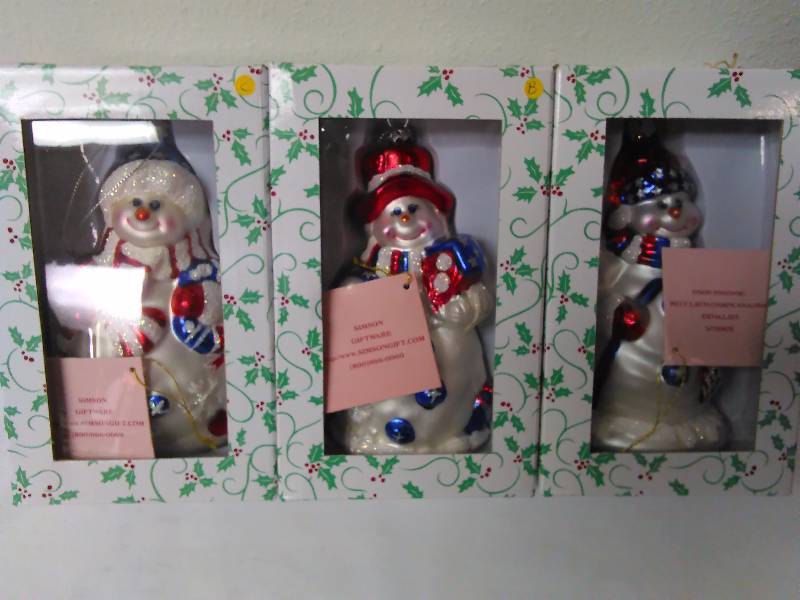 lot 547 image: Patriotic Snowmen, Simson Giftware 3 designs 2 sets (6)