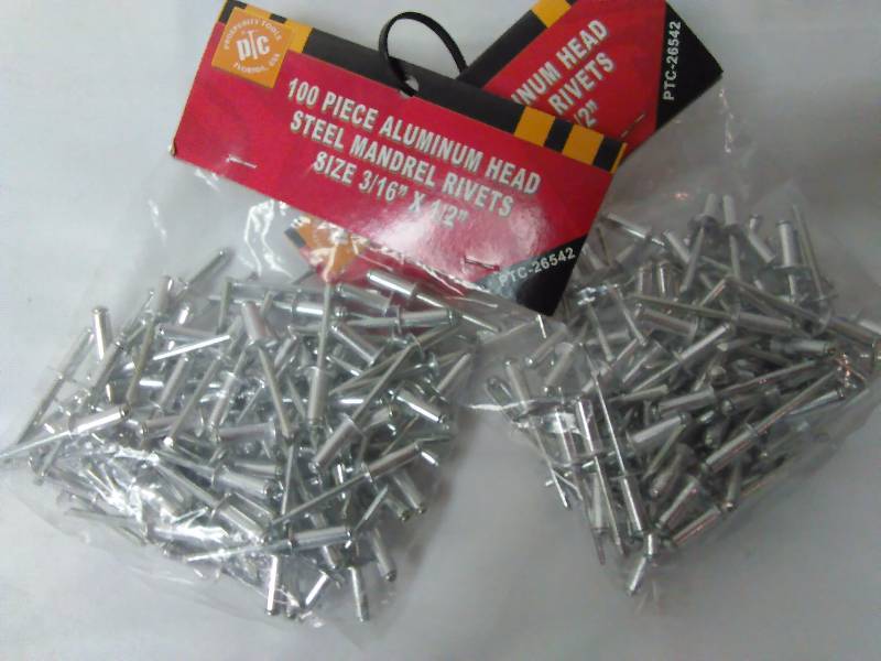 lot 558 image: Aluminum Head, Steel Mandrel Rivets 100 pcs (2)