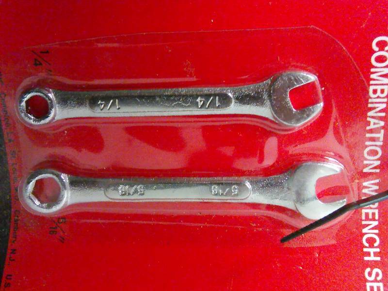 lot 565 image: 2 pc Combination Wrench Set (6)
