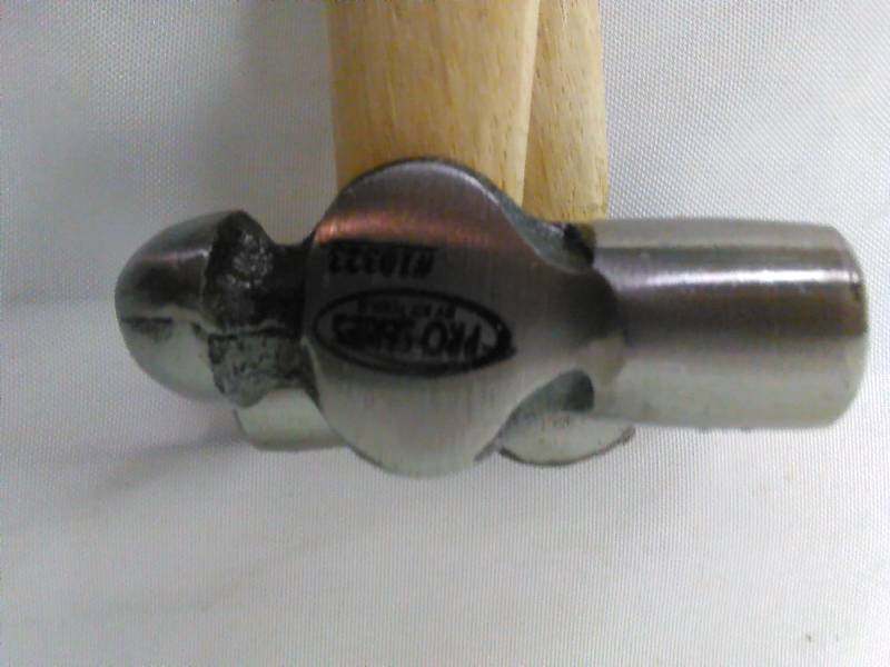 lot 571 image: Ball Pein Hammer, 10.5 in. long 4oz (2)