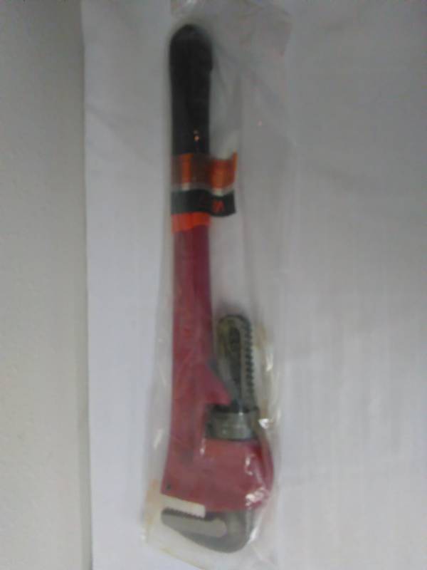 lot 572 image: Pipe Wrench, heavy duty, 18 in.