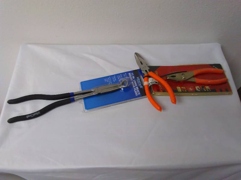 lot 574 image: Assorted Pliers 3pc