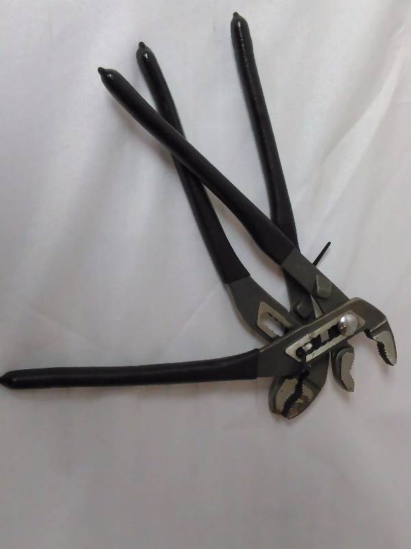 lot 576 image: Channel Pliers (2)