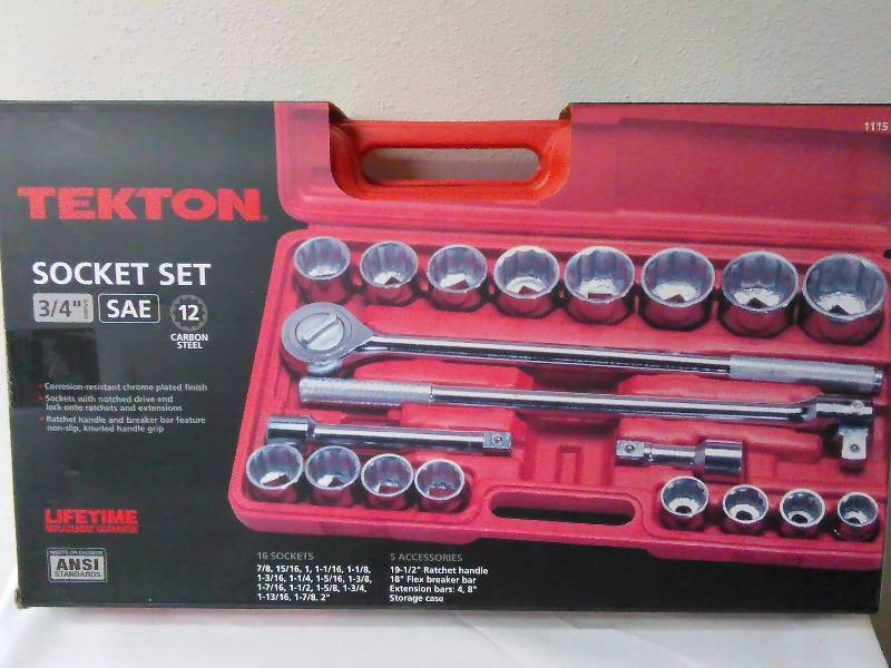 lot 582 image: Techton SAE Socket Set  in. Drive, Carbon Steel, 21 pc and case