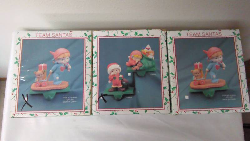lot 594 image: Simson Giftware Stocking Hangers set of 3