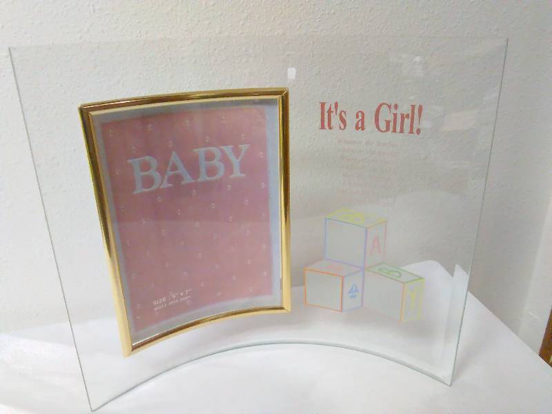lot 597 image: Simson Giftware, Its A Girl, Curved Glass Picture Frame, 5 x7