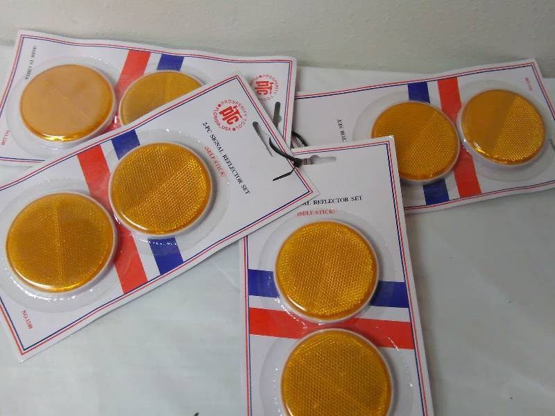 lot 601 image: Amber Reflectors 2ct per package (4)