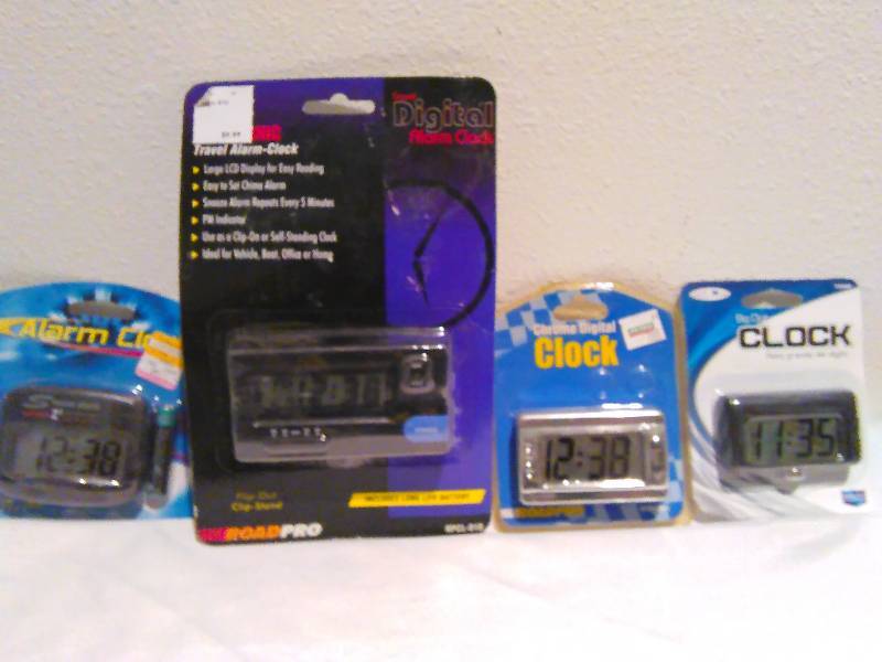 lot 629 image: 12V Clocks (4)