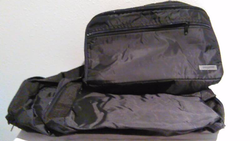 lot 639 image: Travel  Organizer Cases, adjustable shoulder straps (4)