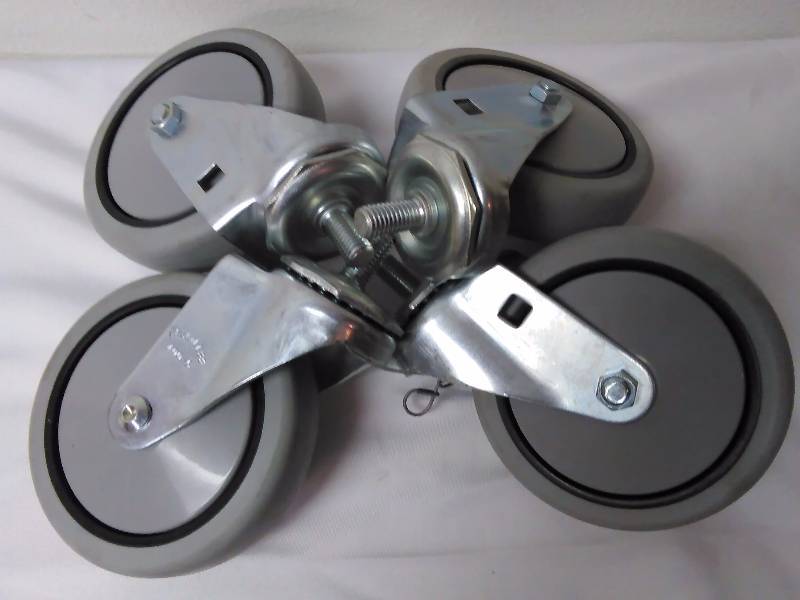 lot 647 image: Metal Caster, 5 in. Rubber Tire Diameter, by Faultless (4)