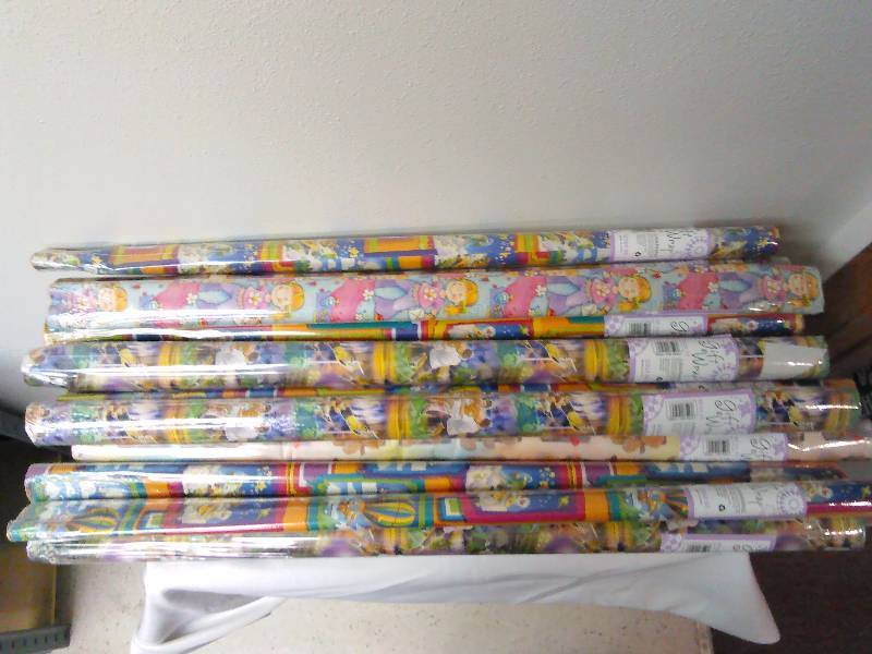 lot 651 image: Childrens Gift Wrap, Designs vary, 40 Sq. Ft per roll (12 rolls)