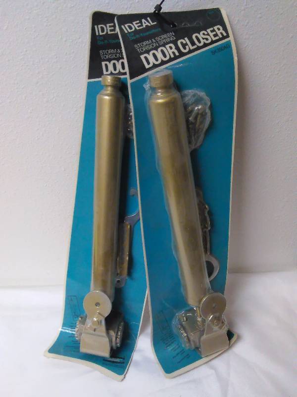 lot 662 image: Storm and Screen, Torsion Spring, Door Closer (2)