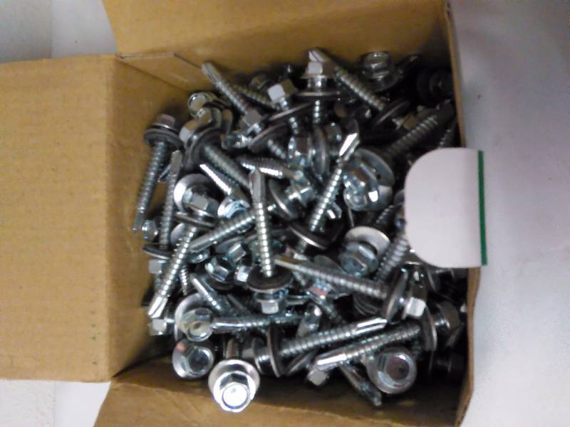 lot 663 image: 200 ct. Neoprene Washer Screws