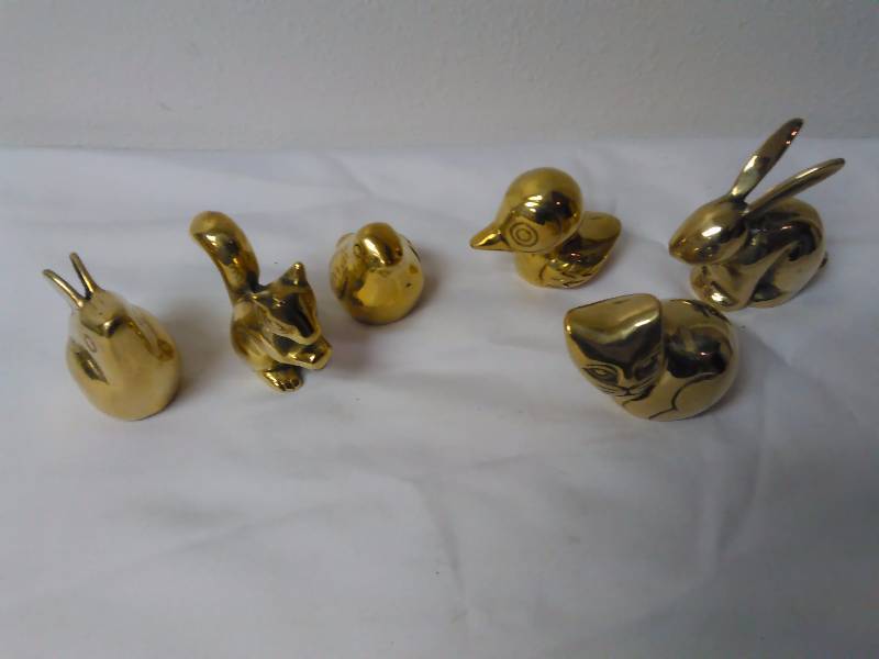 lot 670 image: Paperweights, Brass Tone, (6)