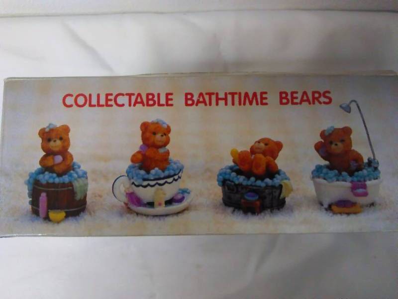 lot 685 image: Bath-time Bears, Collectible, Set of 4