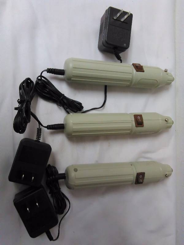 lot 688 image: Rotary tool, rechargeable, runs with or without power cord (3)