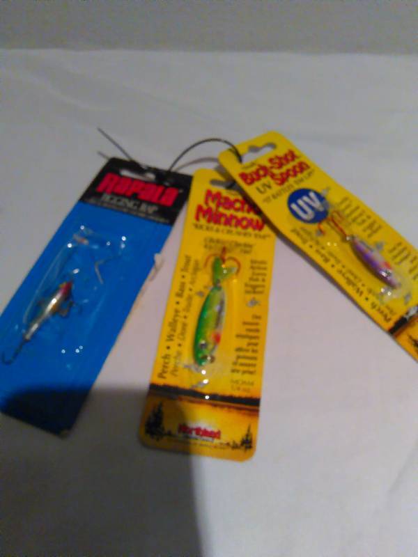 lot 692 image: Fishing Lures, Variety (3)