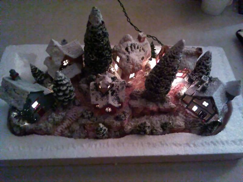 lot 712 image: Lighted Resin Village, Easy to Assemble
