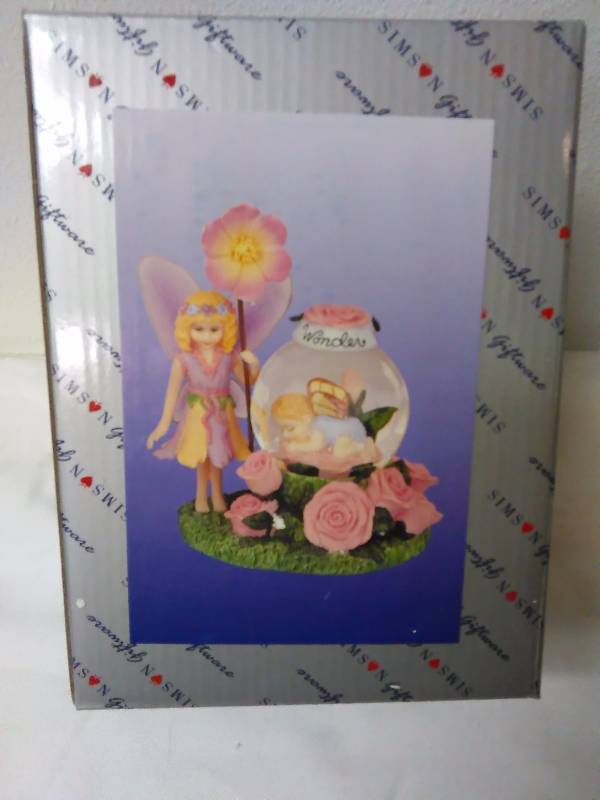 lot 721 image: Fairy Snow Globe, Wonder, Simson Giftware
