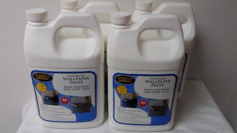 lot 748 image: Universal Wallpaper Paste 1 gal. (4)