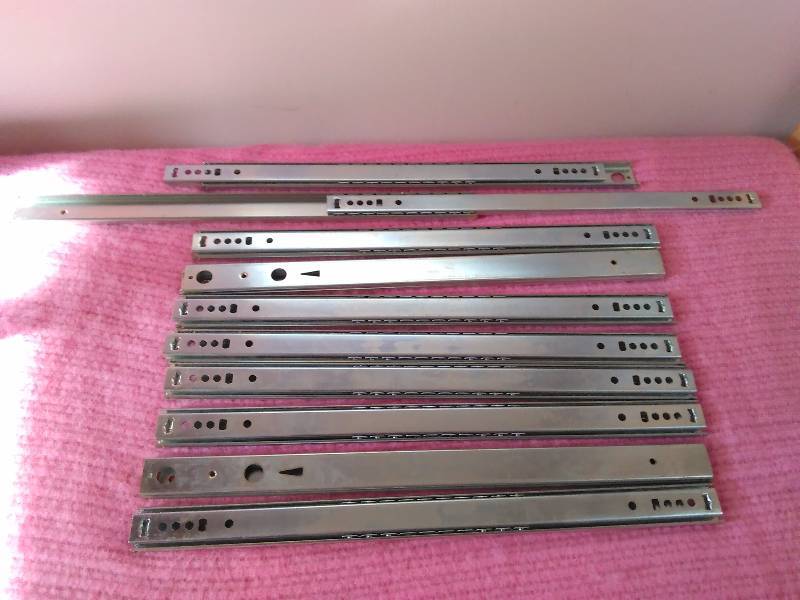 lot 780 image: 10 Drawer Slides, Hardware, Heavy Duty, 24.5 in. length