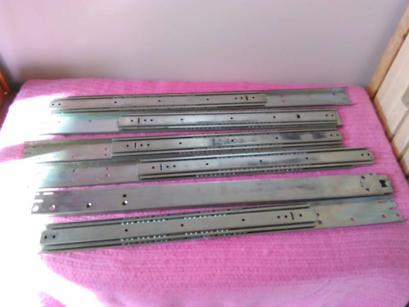 lot 781 image: 6 Drawer Slides, Hardware, Large 42 in. length