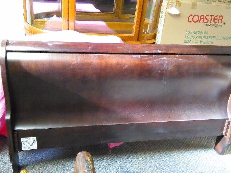 lot 789 image: Queen Sized Footboard