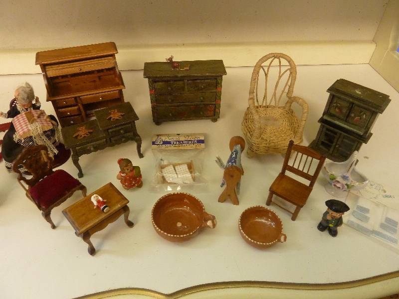 Vintage Doll House Furniture