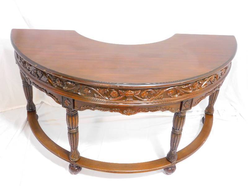 lot 7 image: Crescent-Shape Desk