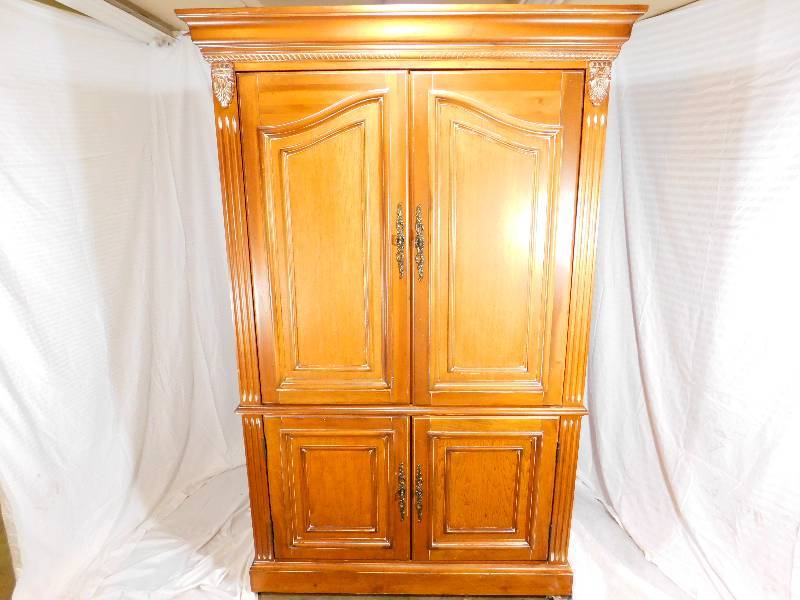 lot 3 image: Pottery Barn TV Armoire wAntique Finish