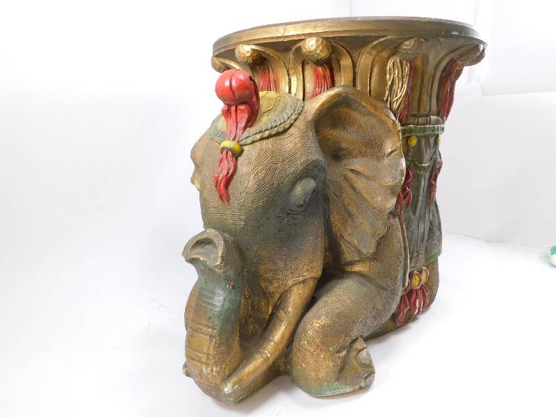 lot 15 image: Ceramic Elephant TableDecor