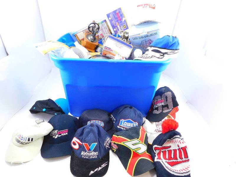 lot 44 image: Lot of Random Stuff